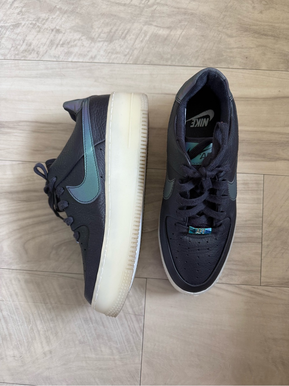 Nike Wmns Air Force 1 Sage Low LX 'Oil Grey'